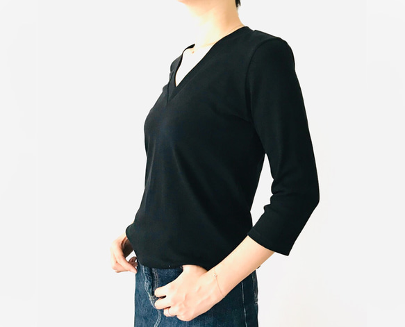 【3/4袖適用】 成人版V領T卹，造型獨特 【有多種尺寸和顏色可選】 第3張的照片