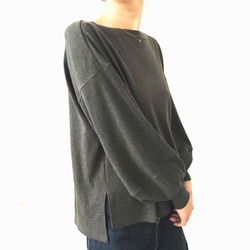 適合成人的寬鬆套頭衫，注重形狀 [有尺寸和顏色] 第3張的照片