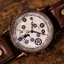 ピエロの影絵をモチーフにした手作りの腕時計（Pivo Large・受注生産品) 1枚目の画像