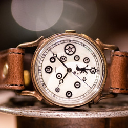 ピエロの影絵をモチーフにした手作りの腕時計（Pivo Large・受注生産品) 4枚目の画像