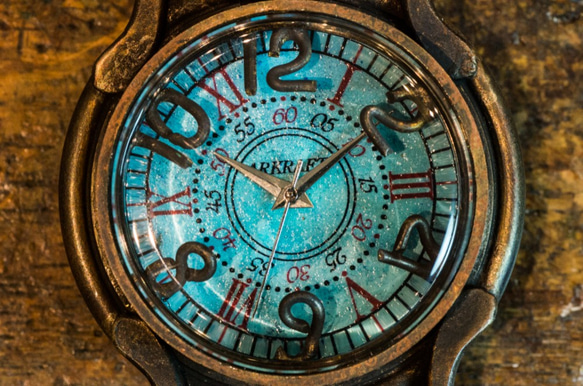 青サビの色で海の青を表現した手作りの腕時計(Patrice Ocean・受注生産品) 4枚目の画像