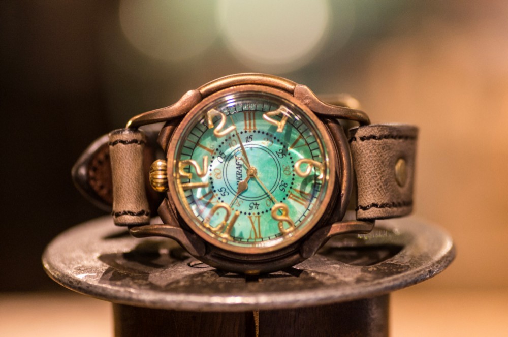 レザー腕時計 青いステッチ 緑の宝石 ハンドメイド作品 楽天市場】腕時計 をより美しく魅せるための新提案 MOD レザー