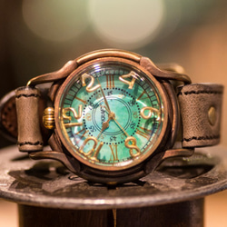 緑青のサビで森の緑をイメージした腕時計(Patrice Forest/在庫品