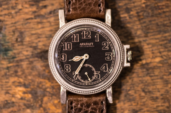 ヴィンテージ感とミリタリー感のある腕時計(Miles Medium/店頭在庫品) 3枚目の画像