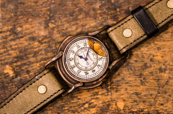 文字盤の一部を焼いた腕時計(Curtis Medium/在庫品) 2枚目の画像