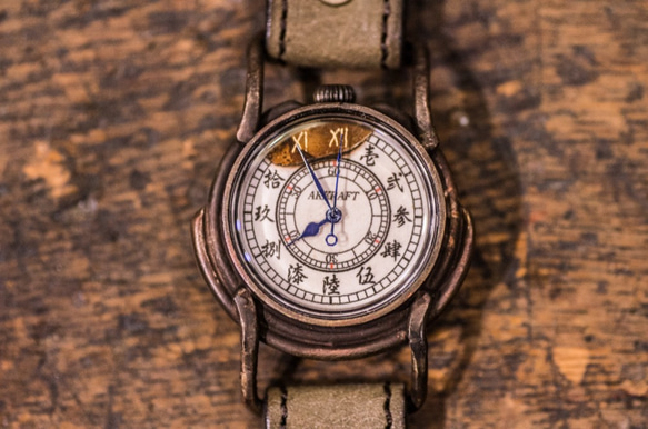 文字盤の一部を焼いた腕時計(Curtis Medium/在庫品) 3枚目の画像