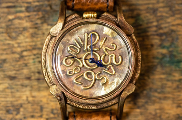 個性的な手作り感の強い大き目の腕時計(Franti/店頭在庫品) 3枚目の画像