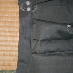 灰色　銘仙の着物から　タック巻きスカート　MLサイズ 3枚目の画像