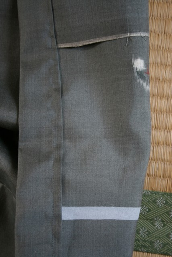 灰色　銘仙の着物から　タック巻きスカート　MLサイズ 4枚目の画像