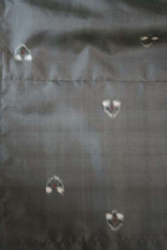 灰色　銘仙の着物から　タック巻きスカート　MLサイズ 5枚目の画像