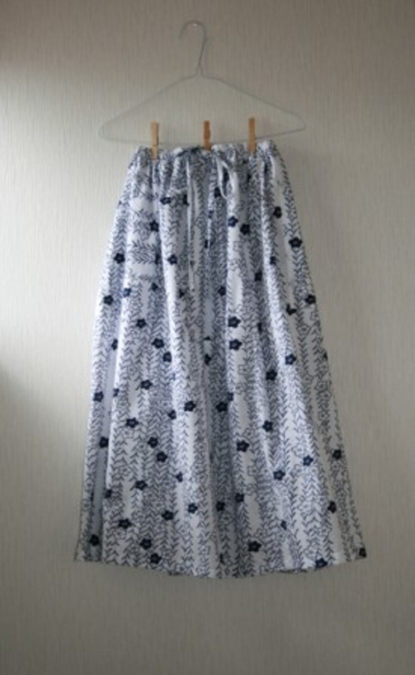 浴衣地　柳にキキョウ　ロングゴムスカート　Fサイズ　 1枚目の画像