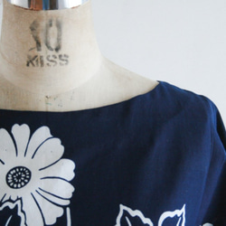 浴衣地　紺　菊模様　ゆったり袖のブラウス　Ｌサイズ 6枚目の画像