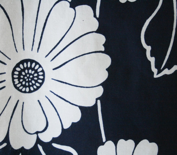 浴衣地　紺　菊模様　ゆったり袖のブラウス　Ｌサイズ 8枚目の画像