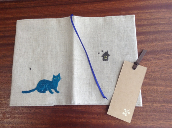 リネン手刺繍 青猫（あおねこ）のブックカバー 8枚目の画像
