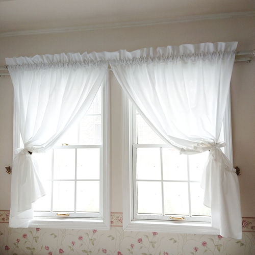 ホワイトコットン♪ラッフル両開きカーテン リボンクリップ付き♡︎ハンドメイド作品 ホワイトコットン♪ラッフル両開きカーテン リボンクリップ付き