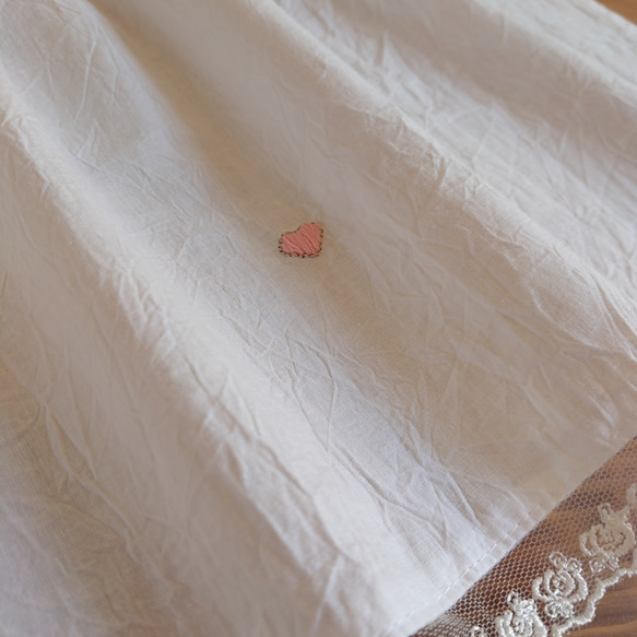 ホワイトコットン♪プチハート♡の刺繍カフェカーテン 55cm×38cm 2枚目の画像