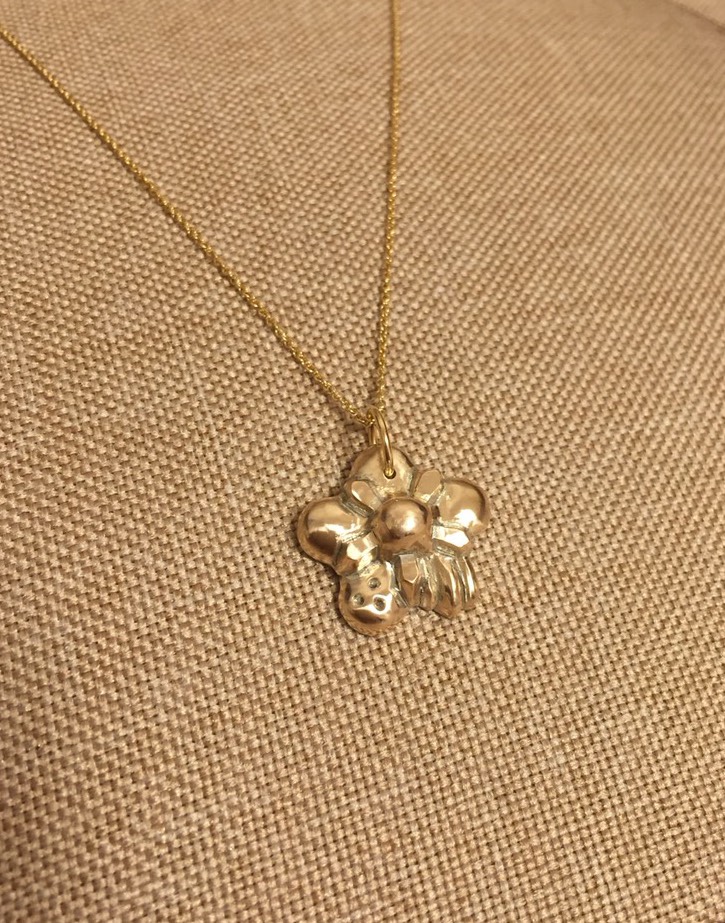 モダン 10K梅鉢ネックレス