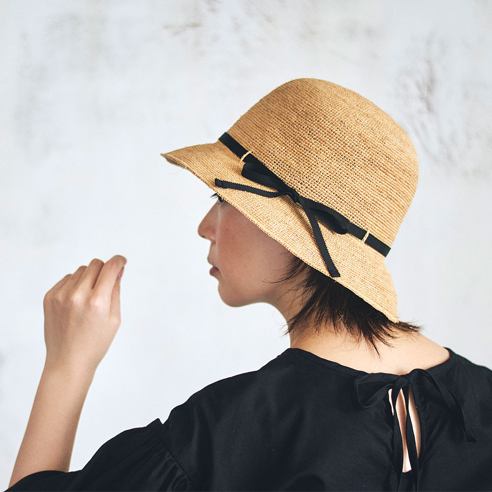 ジーナ Gina  ラフィア クロッシェ ナチュラル ブラックリボン 57.5cm [UK-H096-NABK-M]