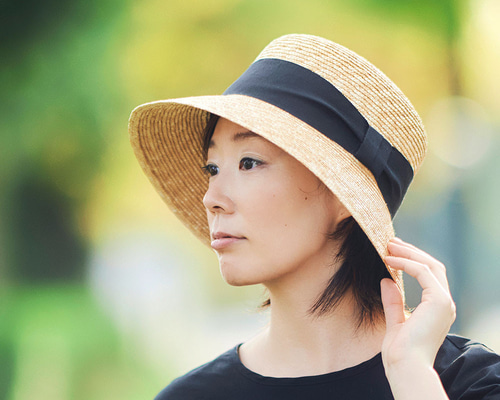 a-na/アーナ 麦わら帽子 アニカ Anika 女優帽 麦わら帽子 クラウン浅め ブラックリボン