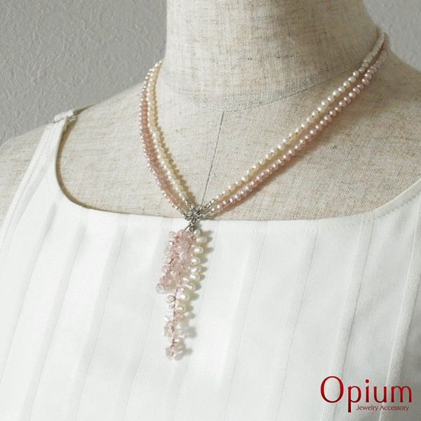 ピンク＆ホワイトのベビーパールネックレス