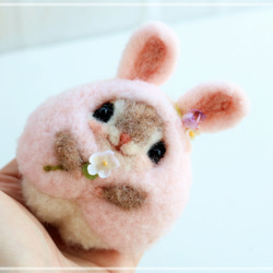 幸せのお守り　癒しの妖精✿momoちゃん　まん丸着ぐるみピンクウサギ　羊毛フェルト 6枚目の画像