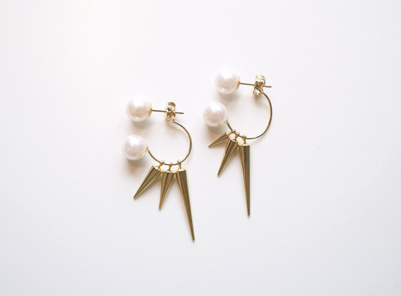 2 PEARL STUDS PIERCE 1枚目の画像