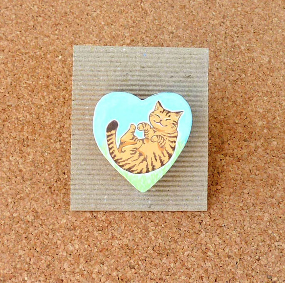 手描きブローチ/ごろりん猫茶トラB 1枚目の画像