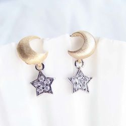 Golden Crescent and Silver Star Stud Earrings 第2張的照片