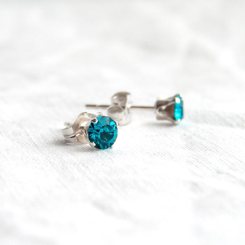 激レア‼️スワロフスキー #5301 4mm ブルージルコンABFC 【公式通販】