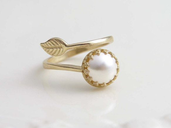 Gold Vine & Pearl Ring ~ 金の蔓と葉と真珠のリング 2枚目の画像