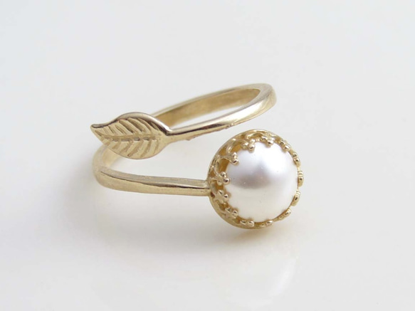 Gold Vine & Pearl Ring ~ 金の蔓と葉と真珠のリング 3枚目の画像