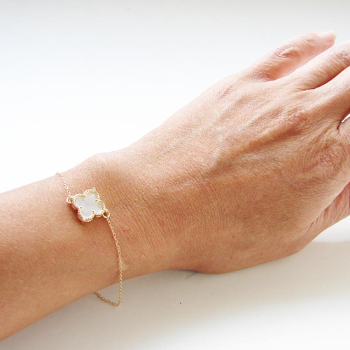 マザーオブパールクローバーブレスレット