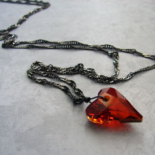 Red Wild Heart ネックレス・ペンダント Small Blue Things 通販 