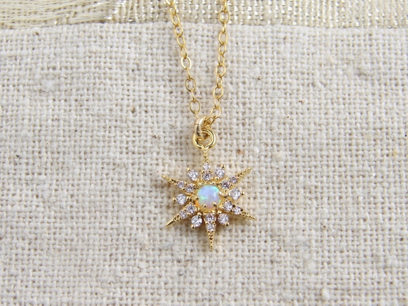 オパールムーンネックレス ~ 14K gf ~ Opal Crescent Necklace 4枚目の画像
