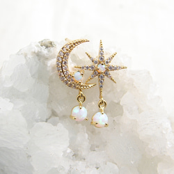 オパールムーン&スター　ポストピアス ~ 14K gf ~ Opal Star and Crescent 3枚目の画像