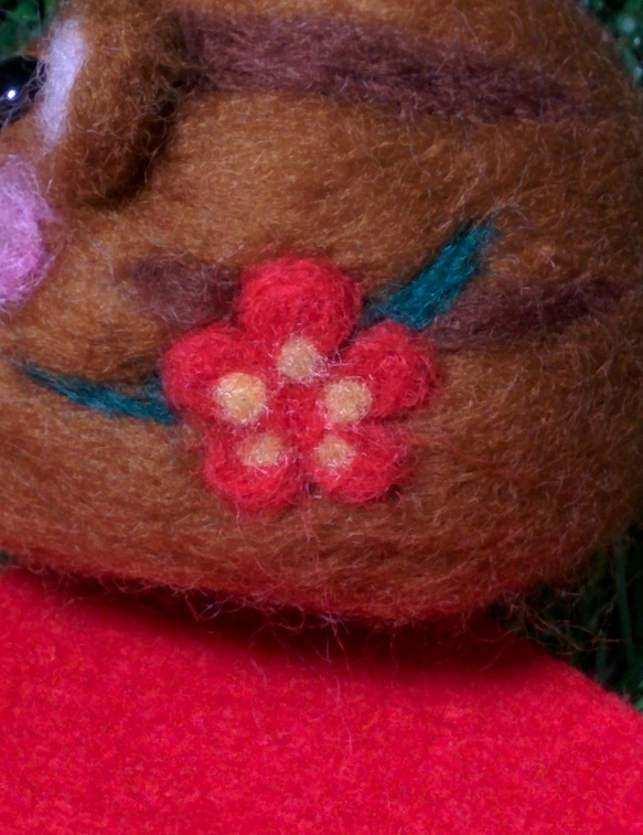 かわいい干支イノシシ花柄付き(羊毛フェルト) 5枚目の画像
