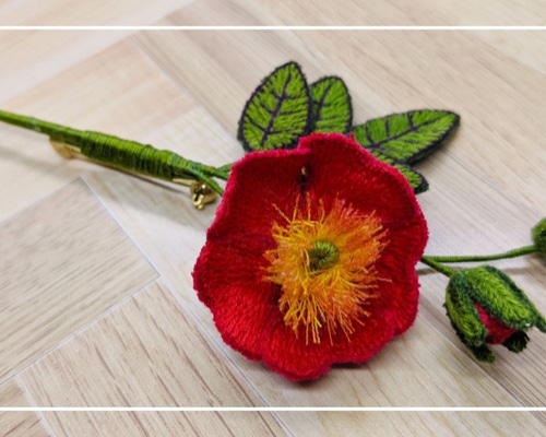 まなみんです　秋のブーケブローチ＋紅葉の立体刺繍ブローチ まなみんです　秋のブーケブローチ＋紅葉の立体刺繍ブローチ