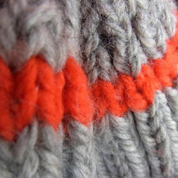 手編みニット帽（ポンポン付き） 3枚目の画像