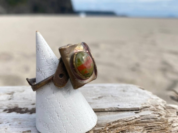 天然石と時計の指輪【ユナカイト】 2枚目の画像