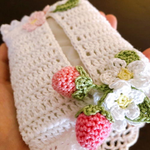 ボックスティッシュカバー　【1】ハンドメイド　レース編み kls乙女＊大人可愛いレース編み＊ゆらゆら苺のポケット