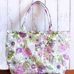 荷物がたっぷり入る大容量ファスナートートバッグ 1枚目の画像