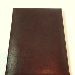【受注生産・納期5日】A4サイズの本革封筒型クラッチバッグ（ブラック） 4枚目の画像