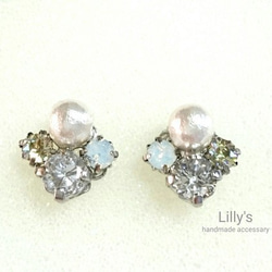 Crystal×White opal ビジュー×コットンパールピアス 3枚目の画像