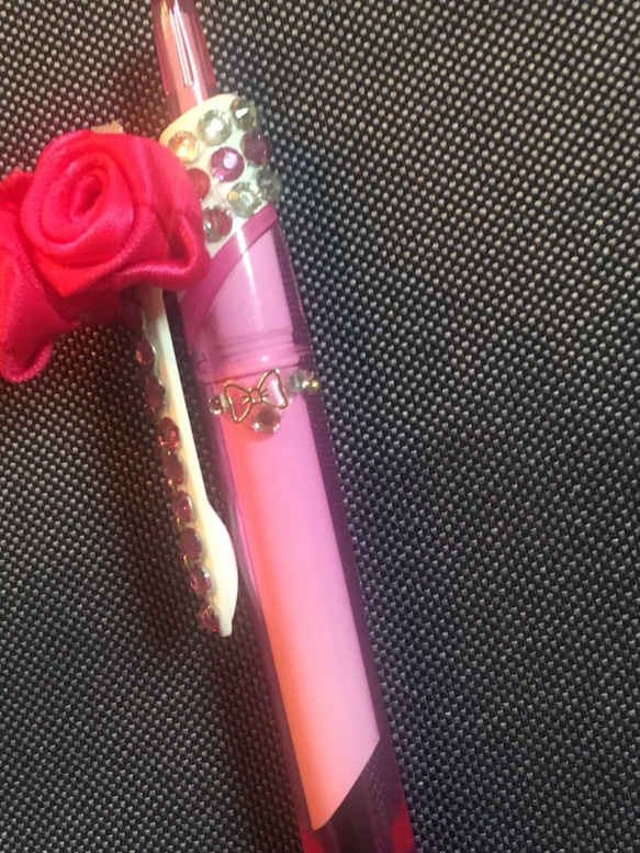 薔薇とビジューのボールペン 1枚目の画像