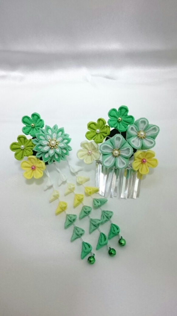 つまみ細工飾り つまみ細工髪飾り 小さめ 白×水色 桜 《桜2025》 コーム KOSACHI