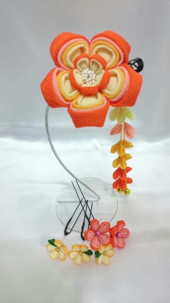 つまみ細工　＊大きな梅のお花＊　《オレンジ系》　 2枚目の画像
