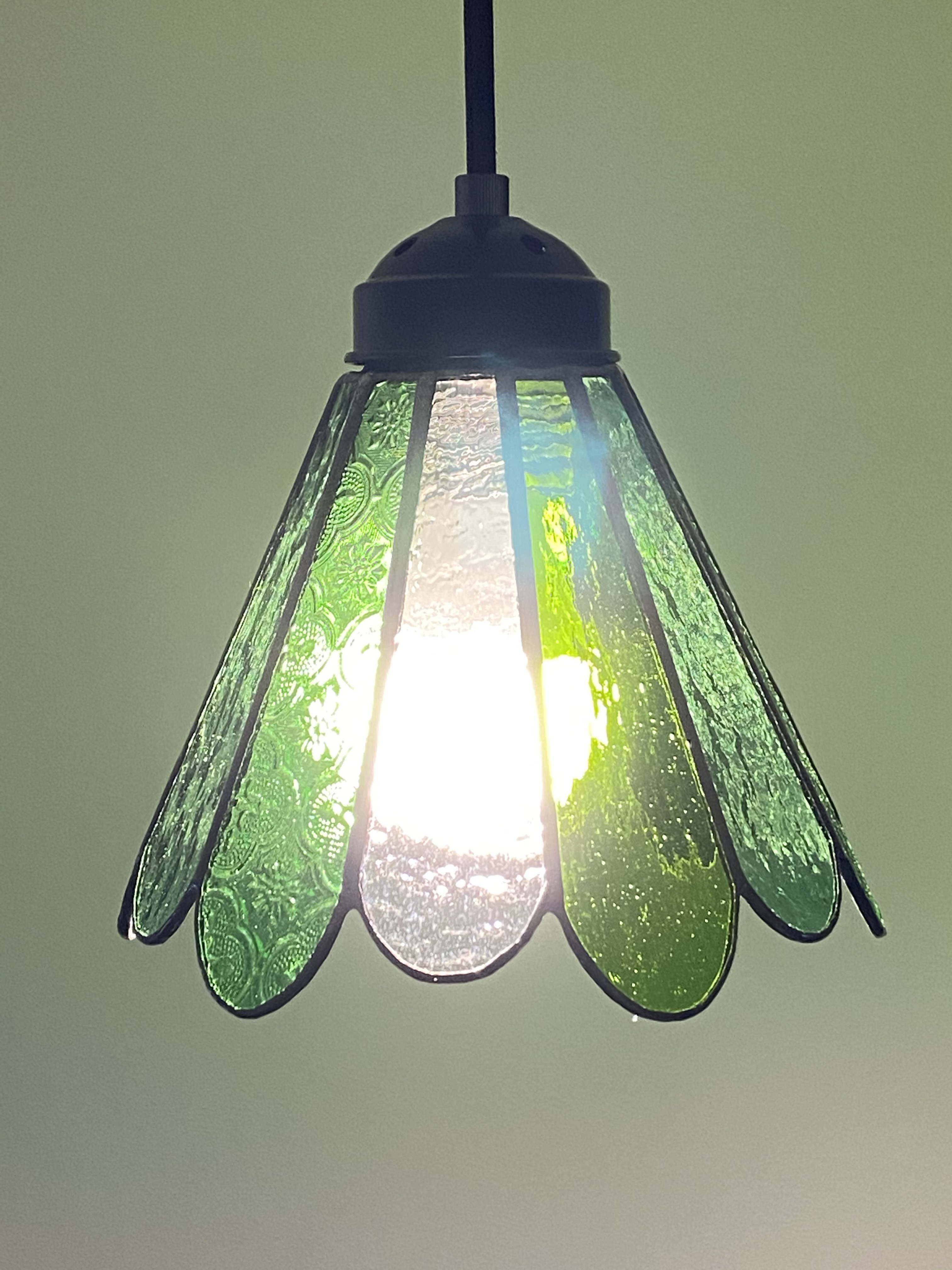 ♢フラワーS♢クリアーグリーン・ペンダントライト・ステンドグラス