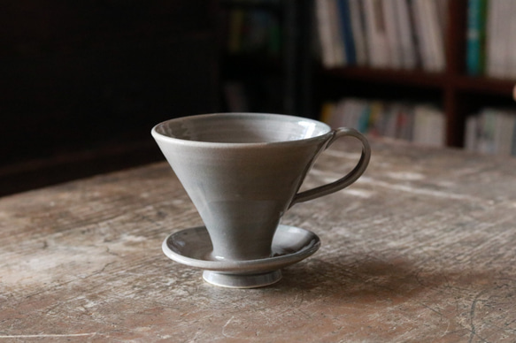 陶器のコーヒードリッパー グレージュ ドリップスタンド・コーヒー