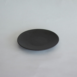 シンプルな丸皿　黒　１４cm 1枚目の画像
