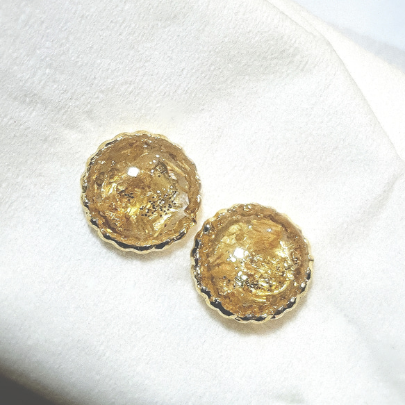 黄金の人生を与える天然石『ルチルクォーツ』小さなオルゴナイト シンプルリングピアス K18gp 3枚目の画像